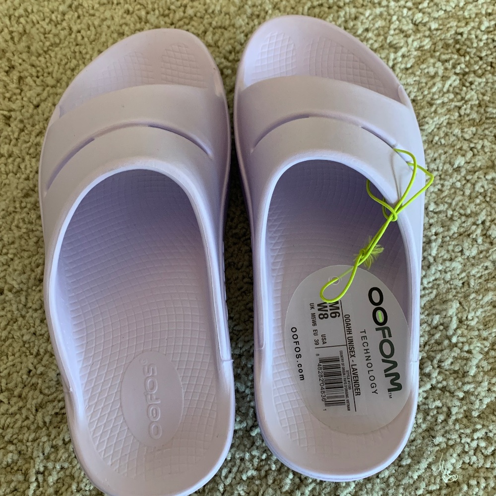 BRAND NEW Oofos purple slides